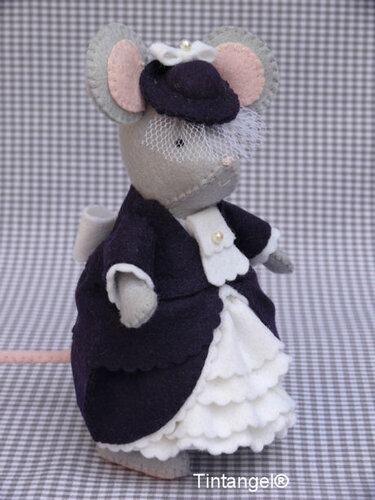 Tintangel Dickensmuis  - Mrs. Morgaine of Mice Meadows