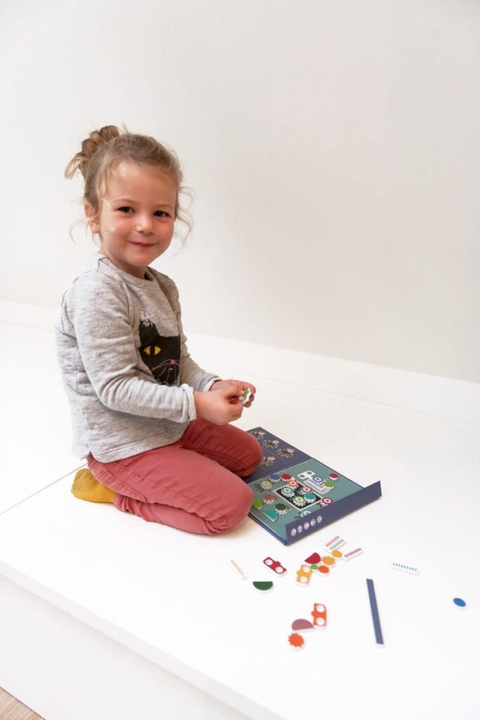Scratch Edulogic - Magnetic Tangram - Robots 4+ | Speel je Wijs