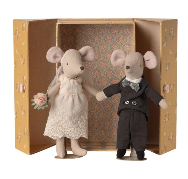 Maileg Mouse Bruidspaar Wedding Mice Couple in box Mum and Dad 5707304151166 1