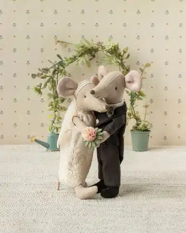 Maileg Mouse Bruidspaar Wedding Mice Couple in box Mum and Dad 5707304151166 6.jpg